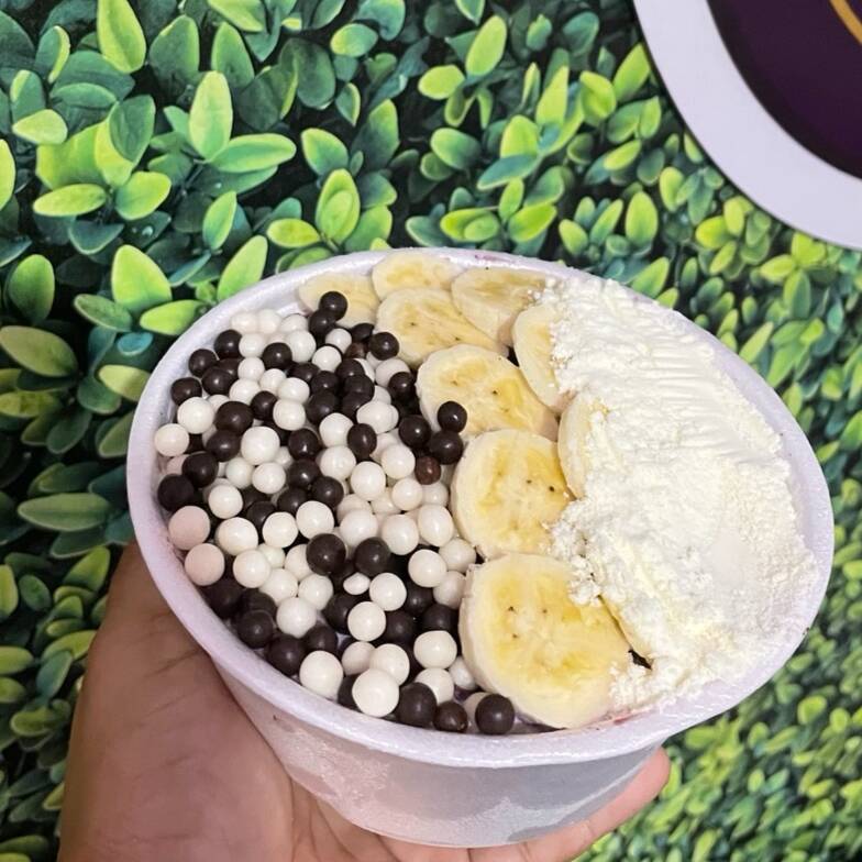 Nosso 'Super Açaí de 500ml com 4 itens + 2 cremes grátis' 💜🤴🏾informa se deseja itens juntos ou separados