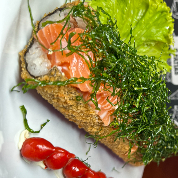 Hot Frito, Salmão em Cubos fresco, Cream Cheese , couve , geleia de pimenta agridoce