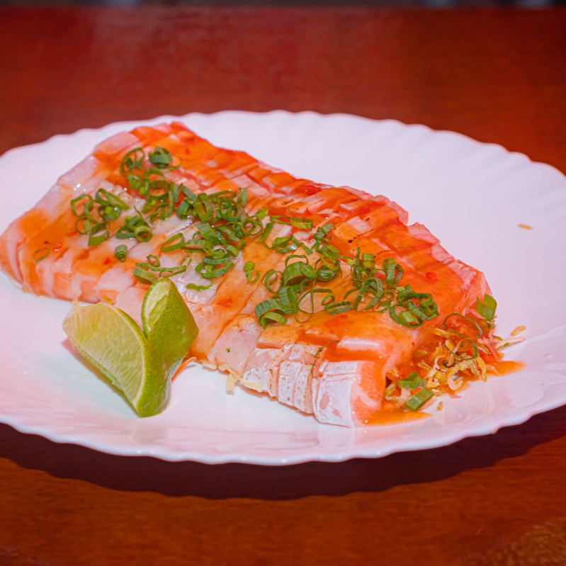 10 FATIAS DE BARRIGA DE ALMÃO SELADO AO MOLHO PONZO