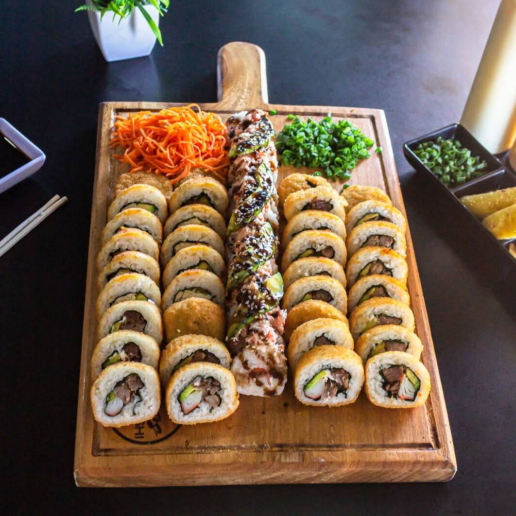 Charola de sushis