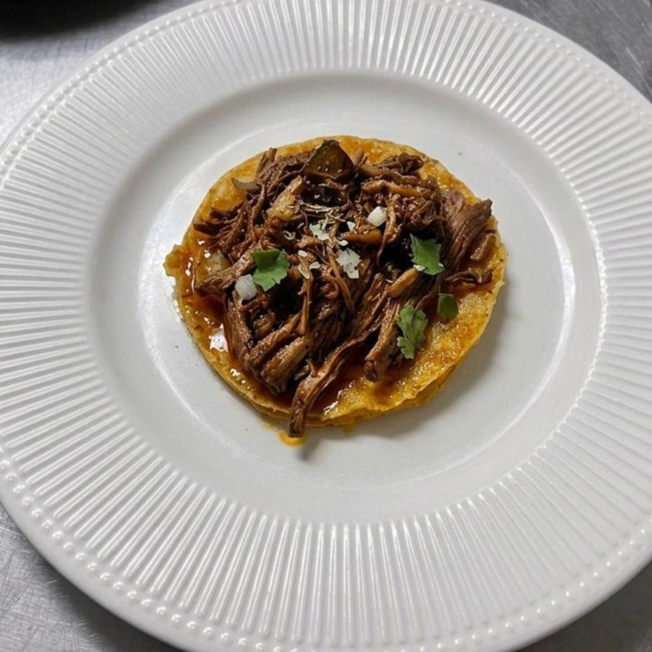 TACO DE BIRRIA EN TORTILLA DOBLE DE MAIZ