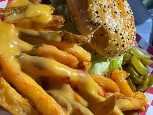 Hamburguesas Y Snacks Tadeo