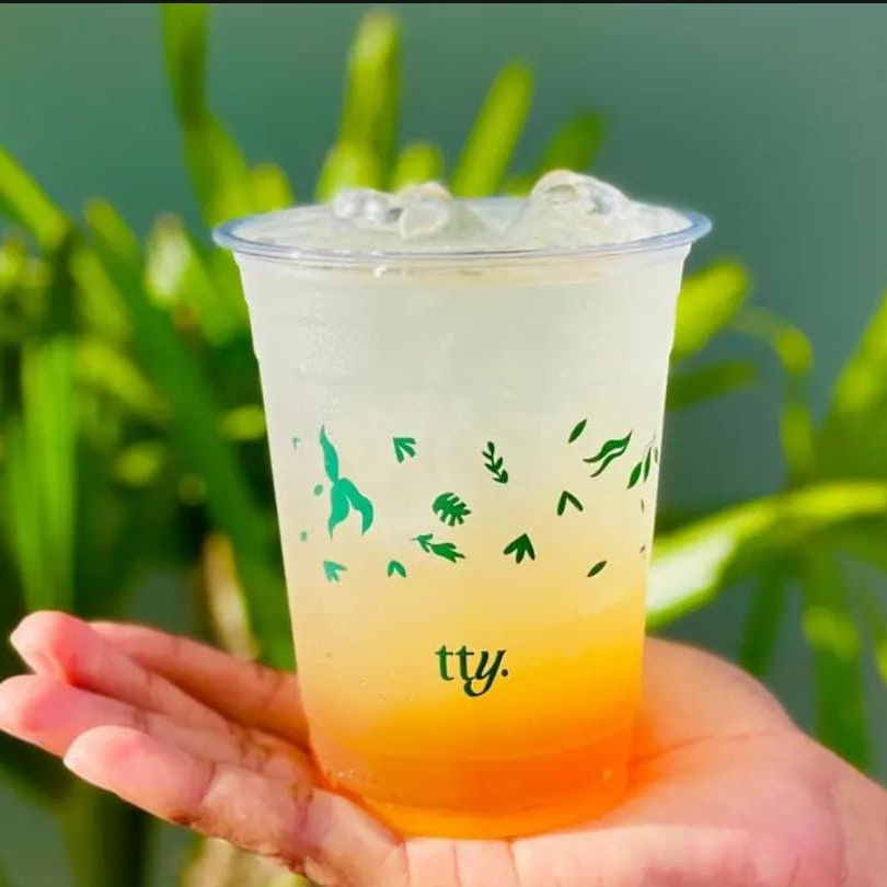 Soda italiana é feita de água com gás, xarope importado e gelo - Imagem meramente ilustrativa ( A soda italiana é enviada em uma garrafa de 300ml)