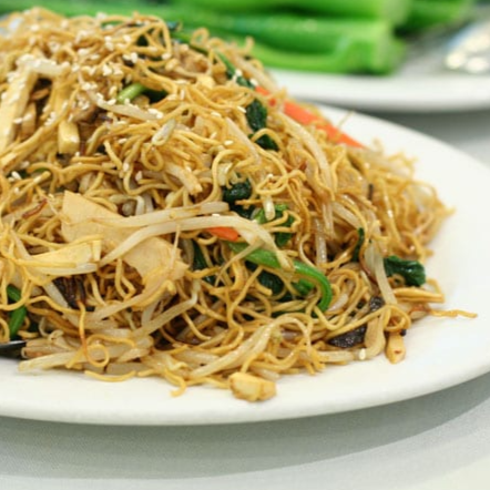 Chow Min Especial de la Casa medio