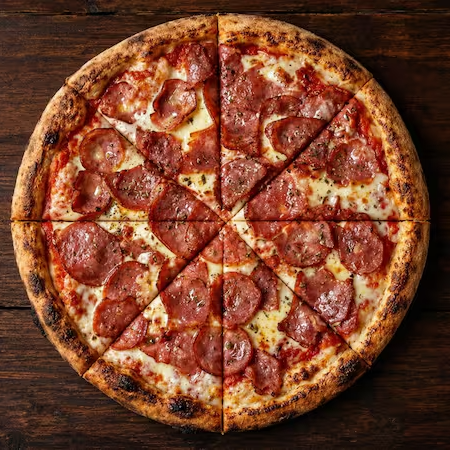 Promoção de hoje: Calabresa completa de 35 cm (8 fatias) com calabresa dourada e mozzarella curada derretida em massa de fermentação natural. Enquanto durar o estoque do Dia.