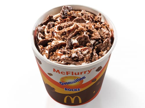 Para sua #Fomegeladinhademéqui nosso delicioso McFlurry Ovomaltine, com bebida láctea sabor baunilha, flocos de Ovomaltine e cobertura sabor chocolate, morango ou caramelo.