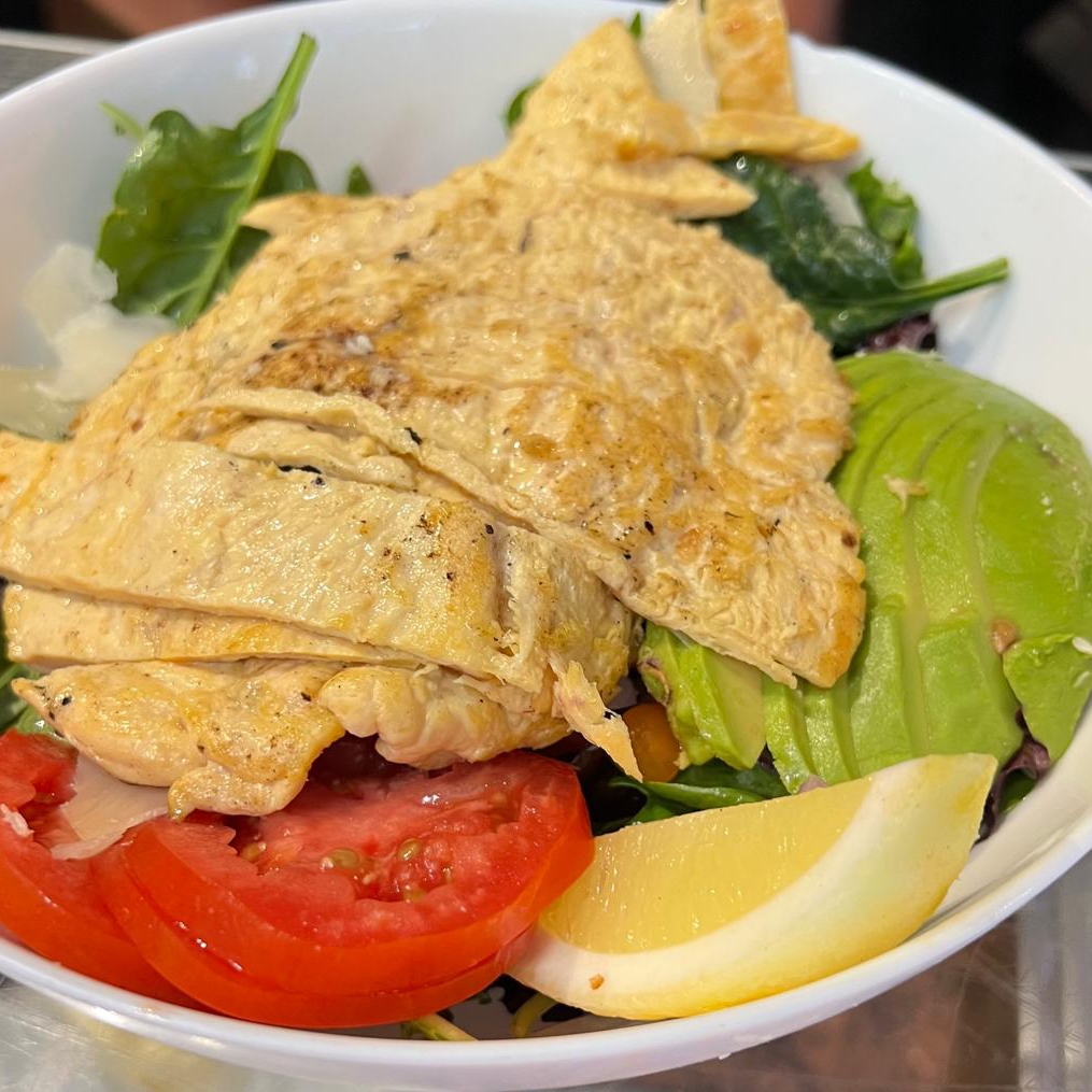 Ensalada de Pollo Asado Natural o al Pesto