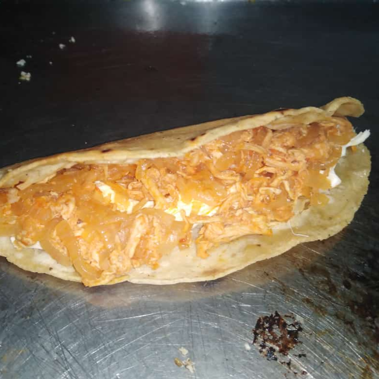 Quesadilla de Tinga de Pollo