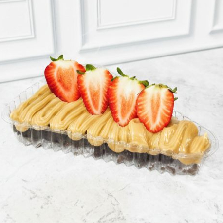 1 Fatia de Brownie Tradicional Brigaduco Morangos Frescos *Doce de Leite