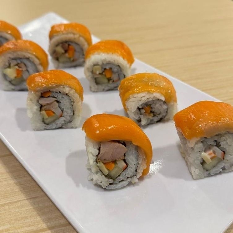 2 Rollo de Sushi Salmon