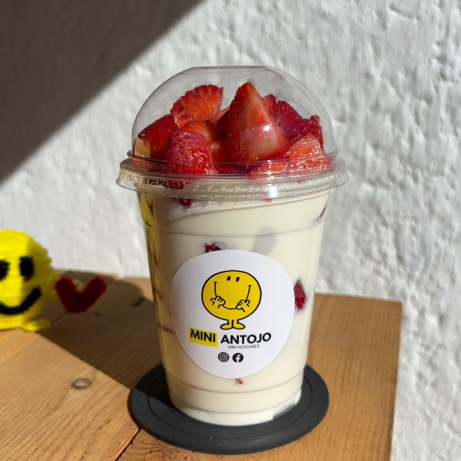 Vaso Medio de Fresas con Crema