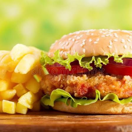 Hamburguesa de Pollo Empanizado y Papas
