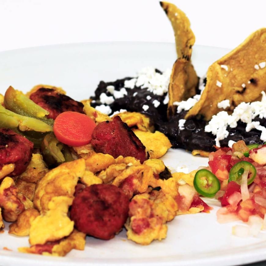 Huevos con Chorizo (Desayuno)