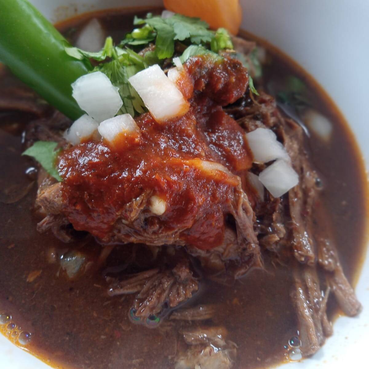 Birria En Su Caldo Grande