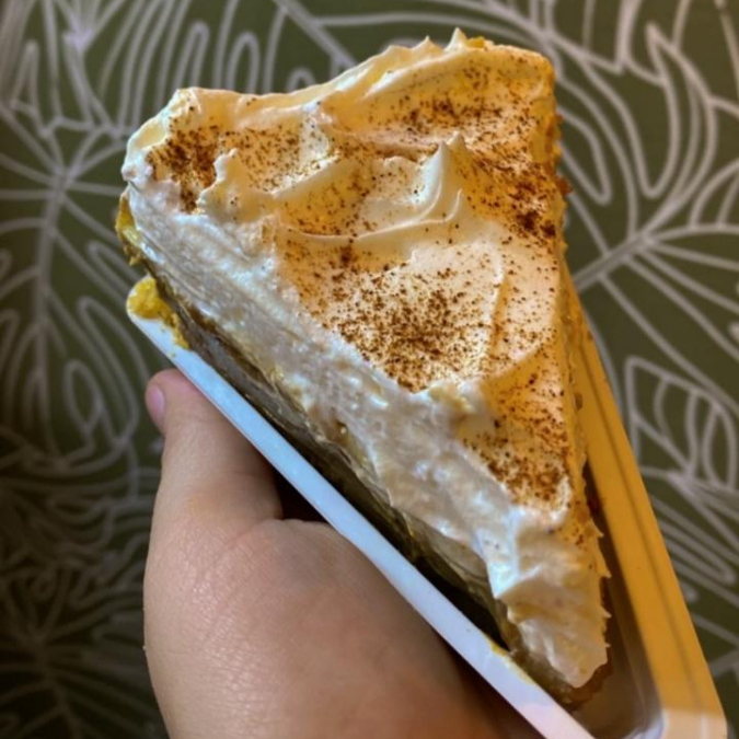 Bolo de Ninho com geleia de morangos artesanal