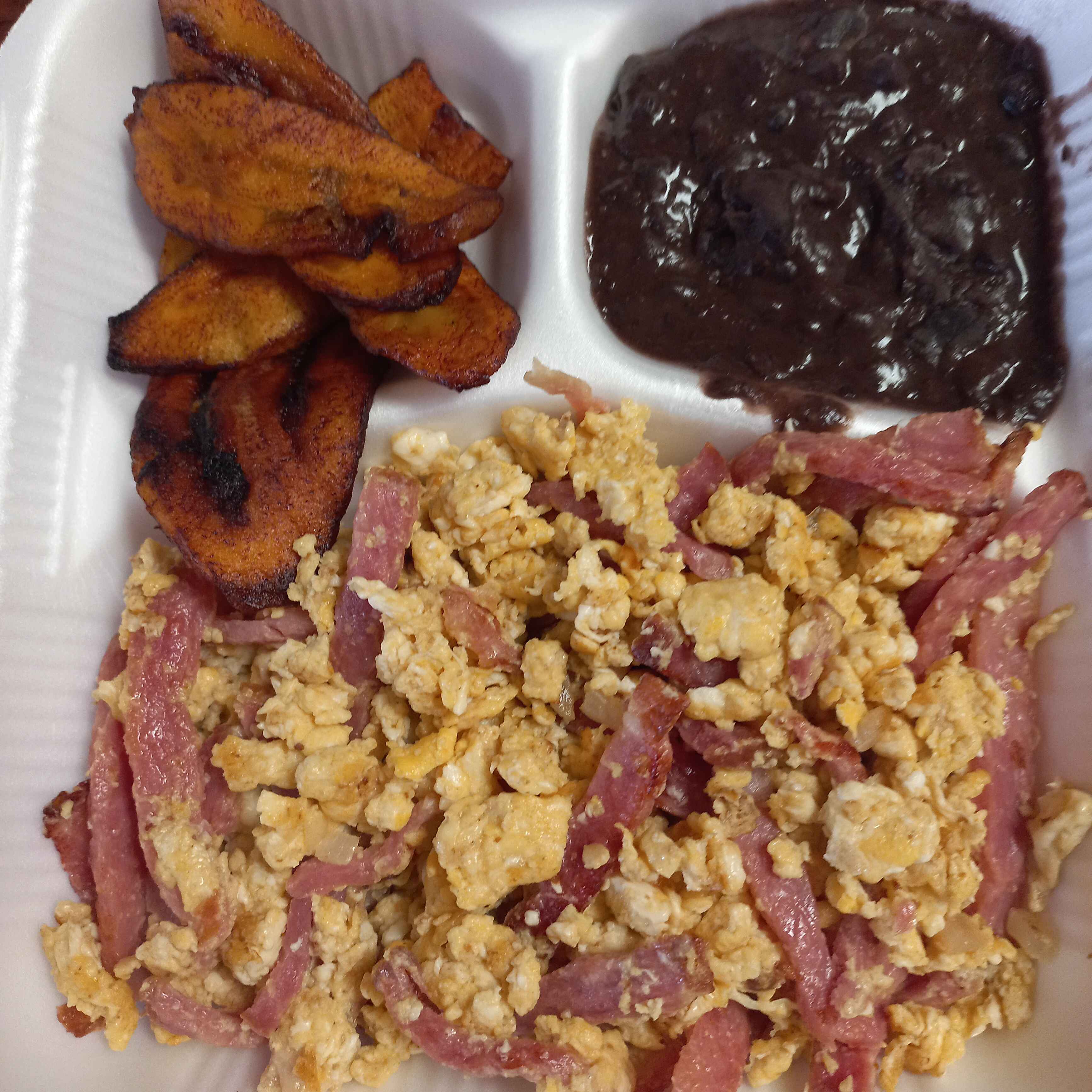 Huevos con tocino