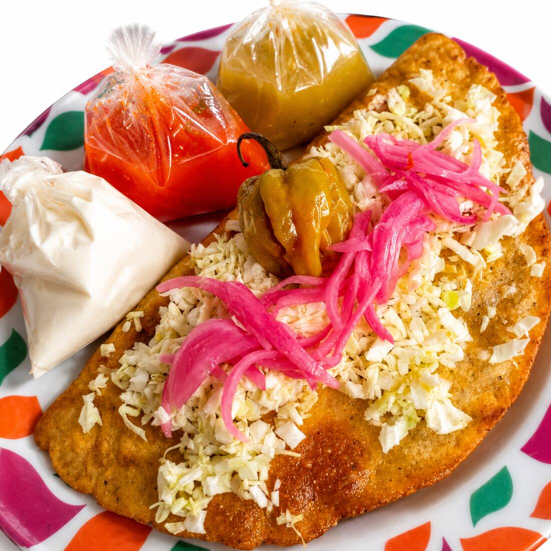 Mega empanada de queso