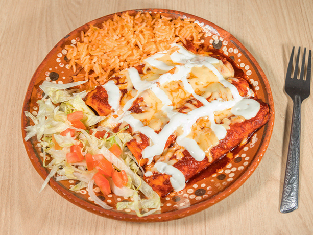 Enchiladas Rojas con Pollo