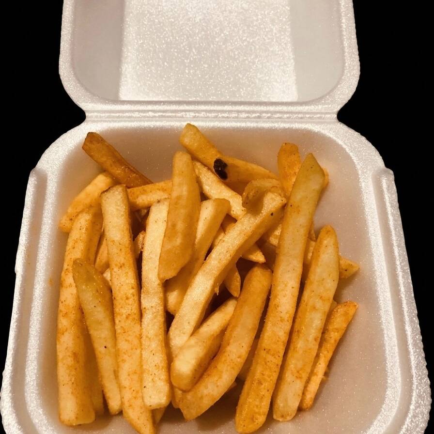 🍟 Batata Crispy Gold (250g) – A Crocância Perfeita!Sinta o prazer da batata frita em sua melhor forma. Nossas batatas são selecionadas e preparadas para garantir aquele contraste irresistível: super crocantes por fora e incrivelmente macias por dentro. Finalizadas com um tempero exclusivo da casa que realça cada mordida.