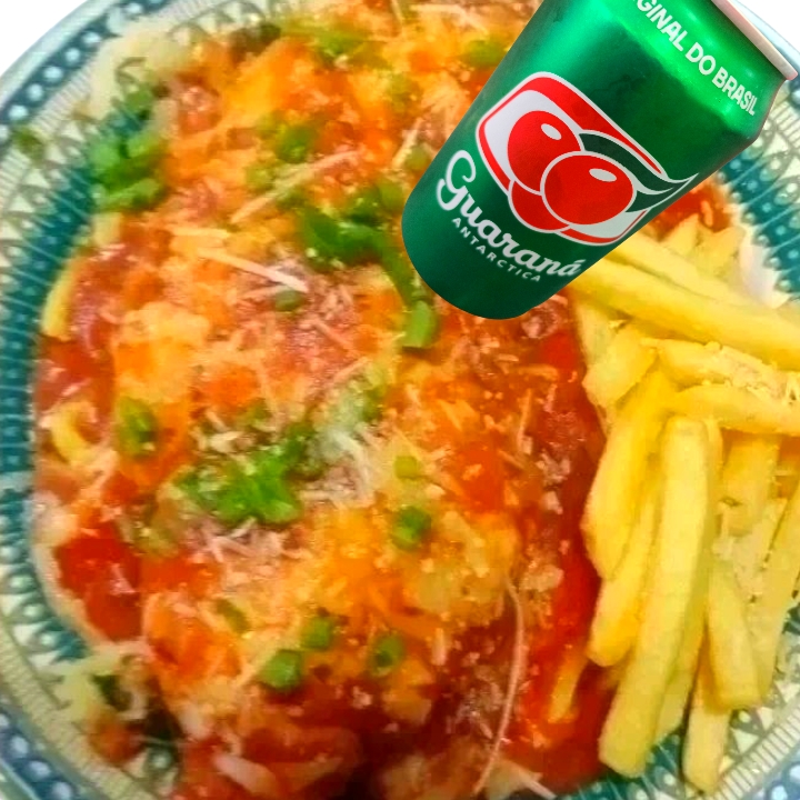 refrigerante em lata + porção de batata.