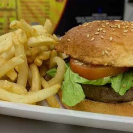 Hamburguesa con papas ( Pollo o Res)