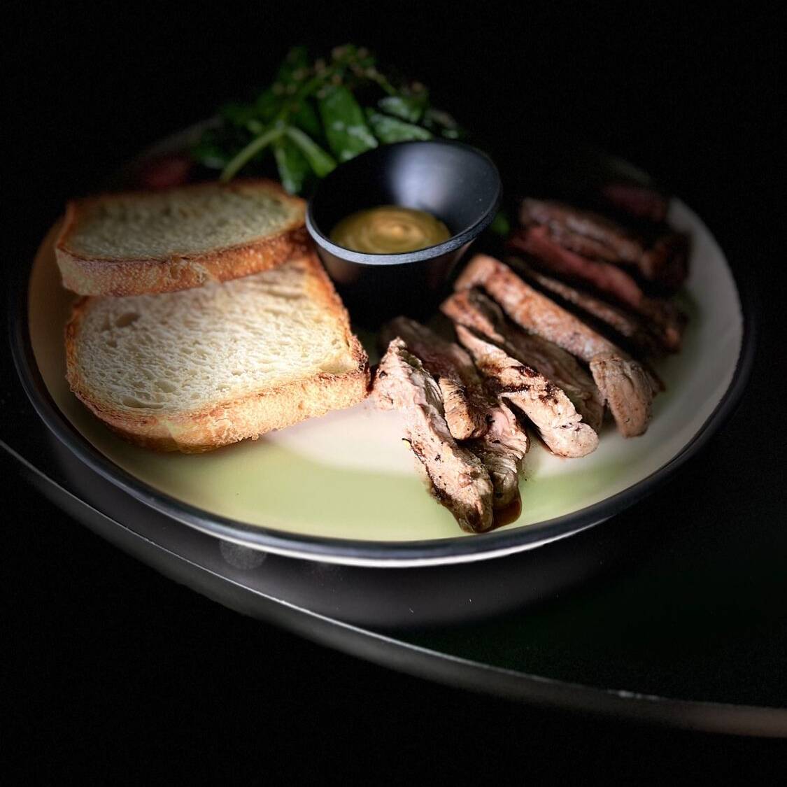 Arrachera, 2 Complementos y Agua Gratis