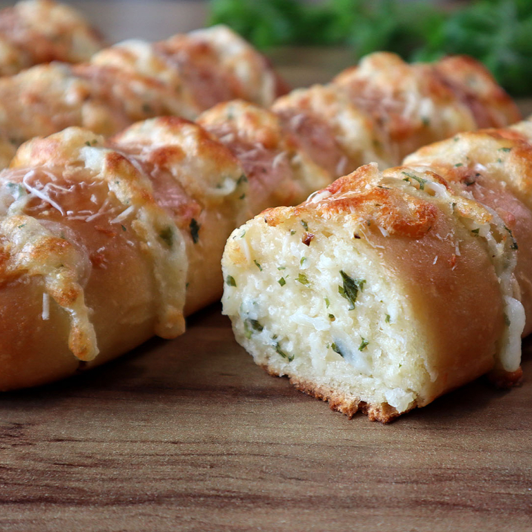 pão de alho crocante por fora e suculento por dentro