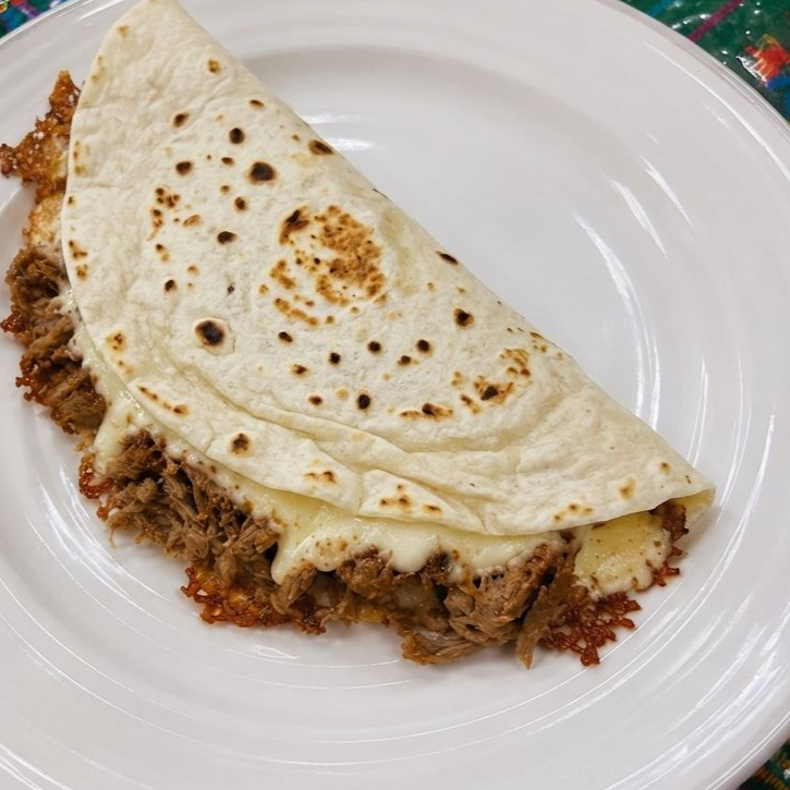 QUESADILLAS DE HARINA C/CARNITAS
