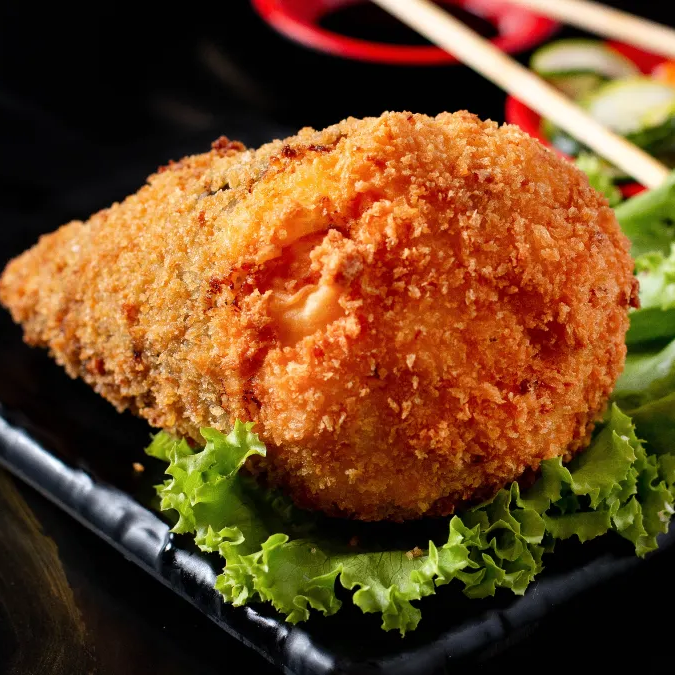 Salmão cream cheese cebolinha empanado e frito.