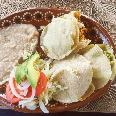 Gordita con Salsa Verde