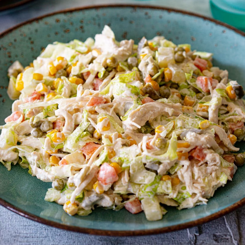Ensalada de Pollo Bowl