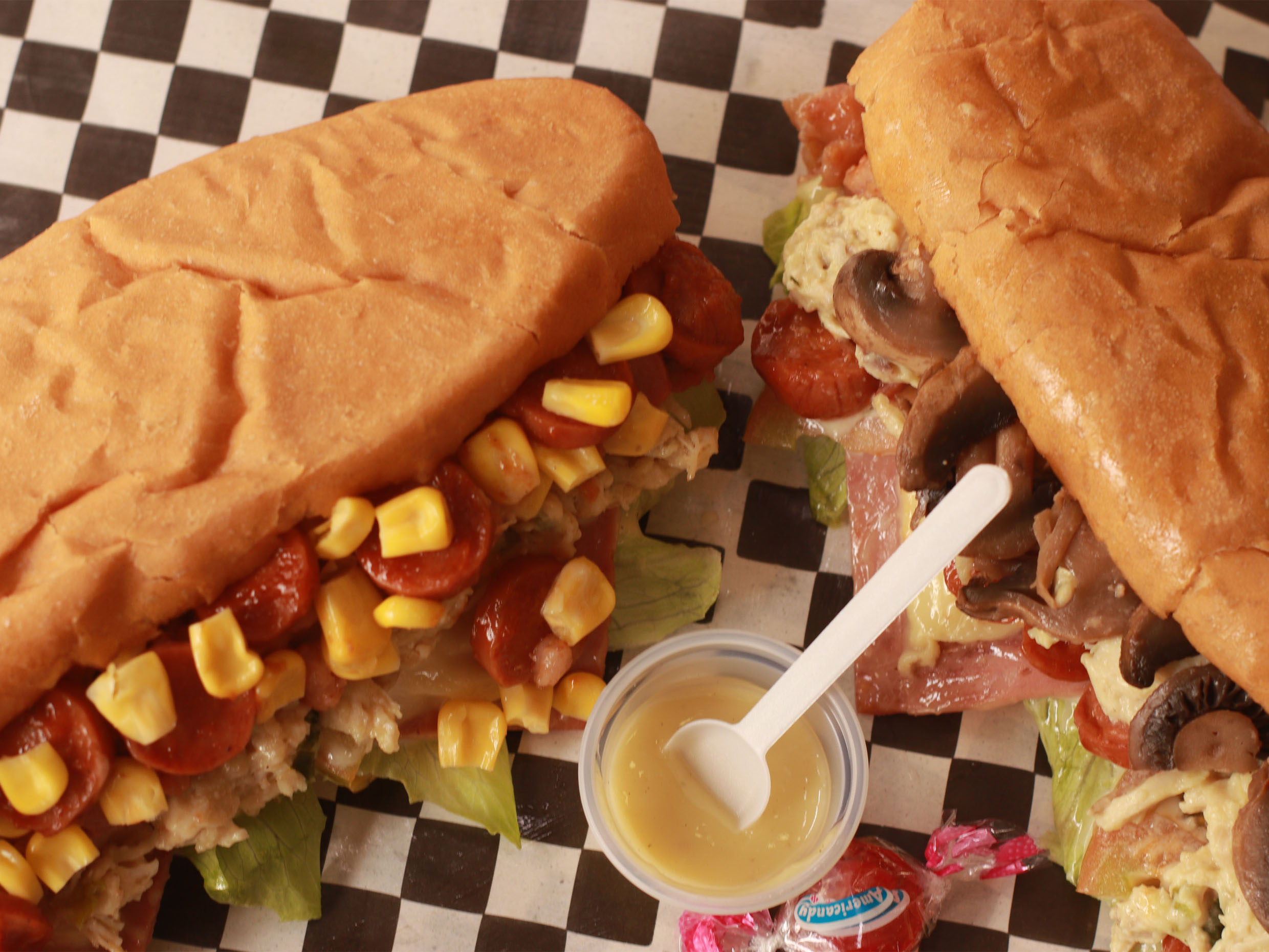 Sanducheo Colitas Paisas