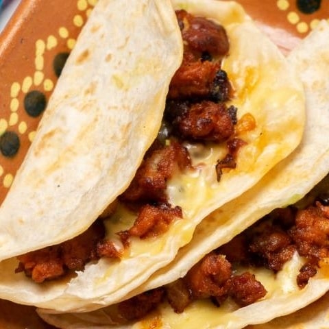 Sincronizadas con longaniza