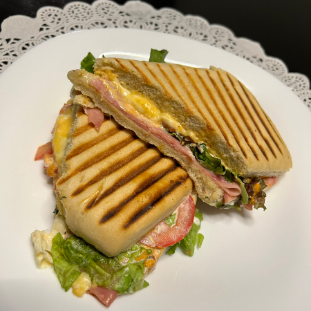 Panini Jamón y Quattro Quesos