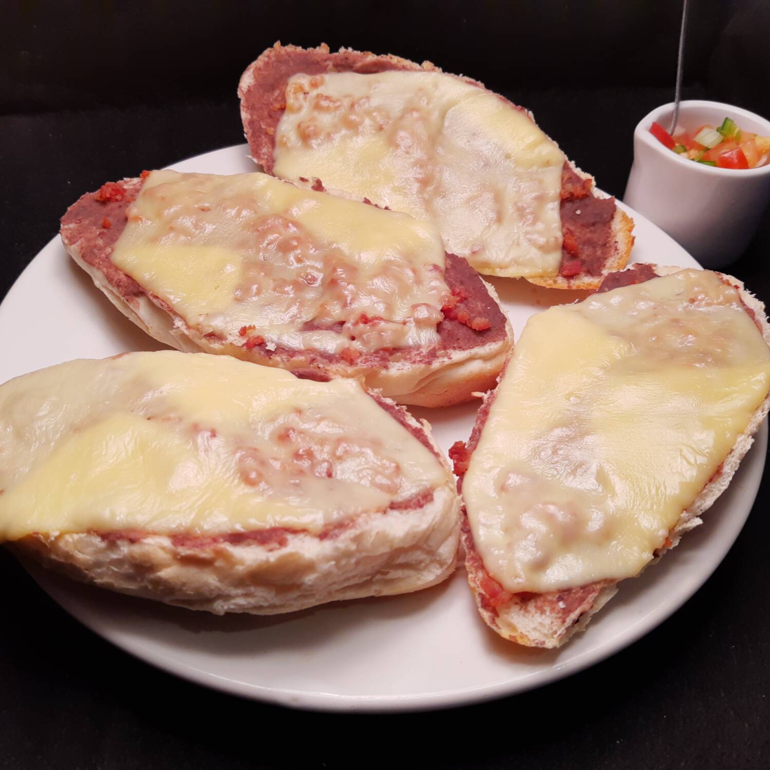 Molletes de Tocino
