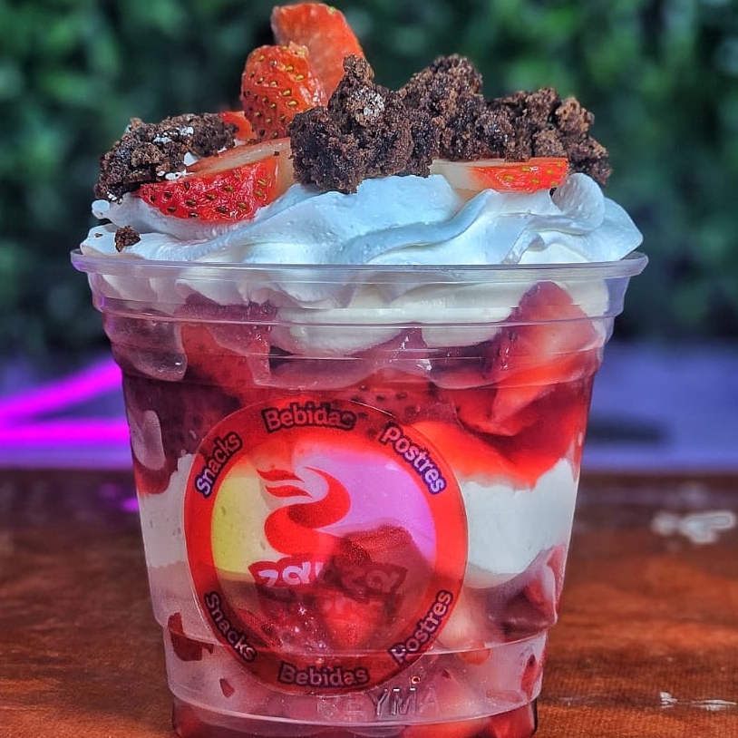 FRESAS CON CREMA GRANDE