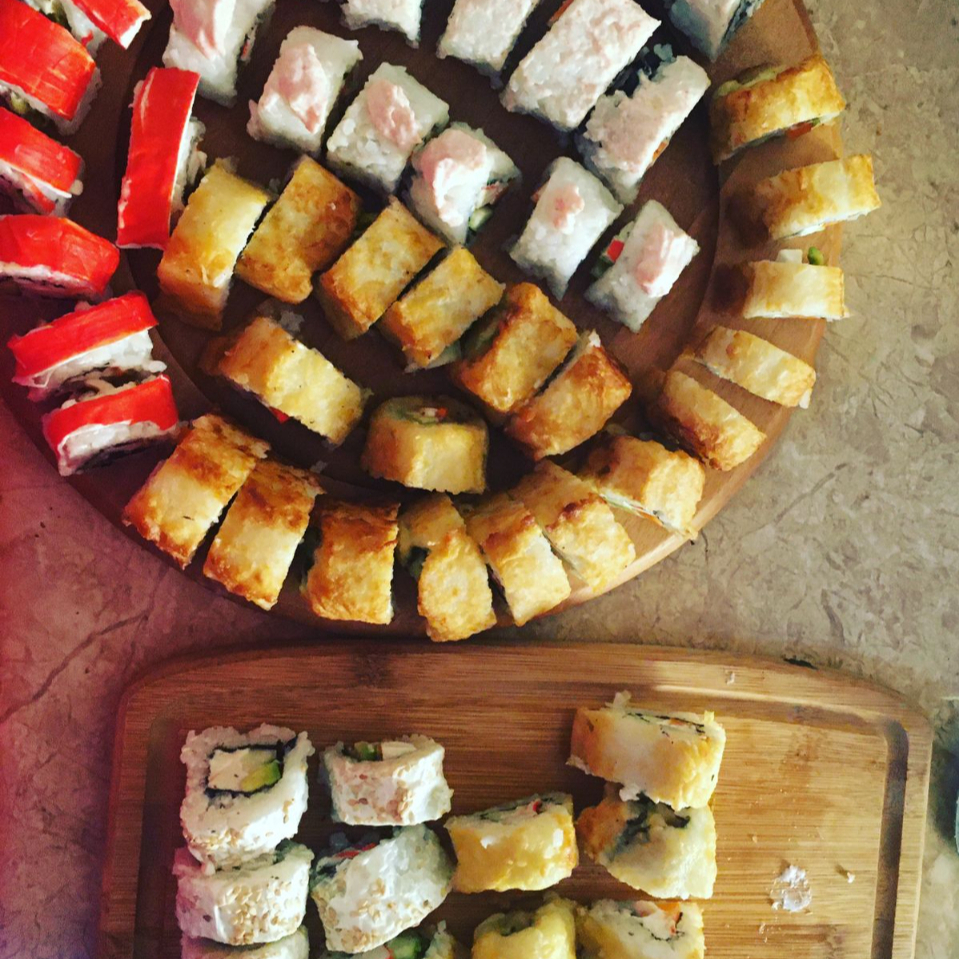 30 Piezas + 2 Gyozas +2 Palitos Queso + 3 Te Fríos