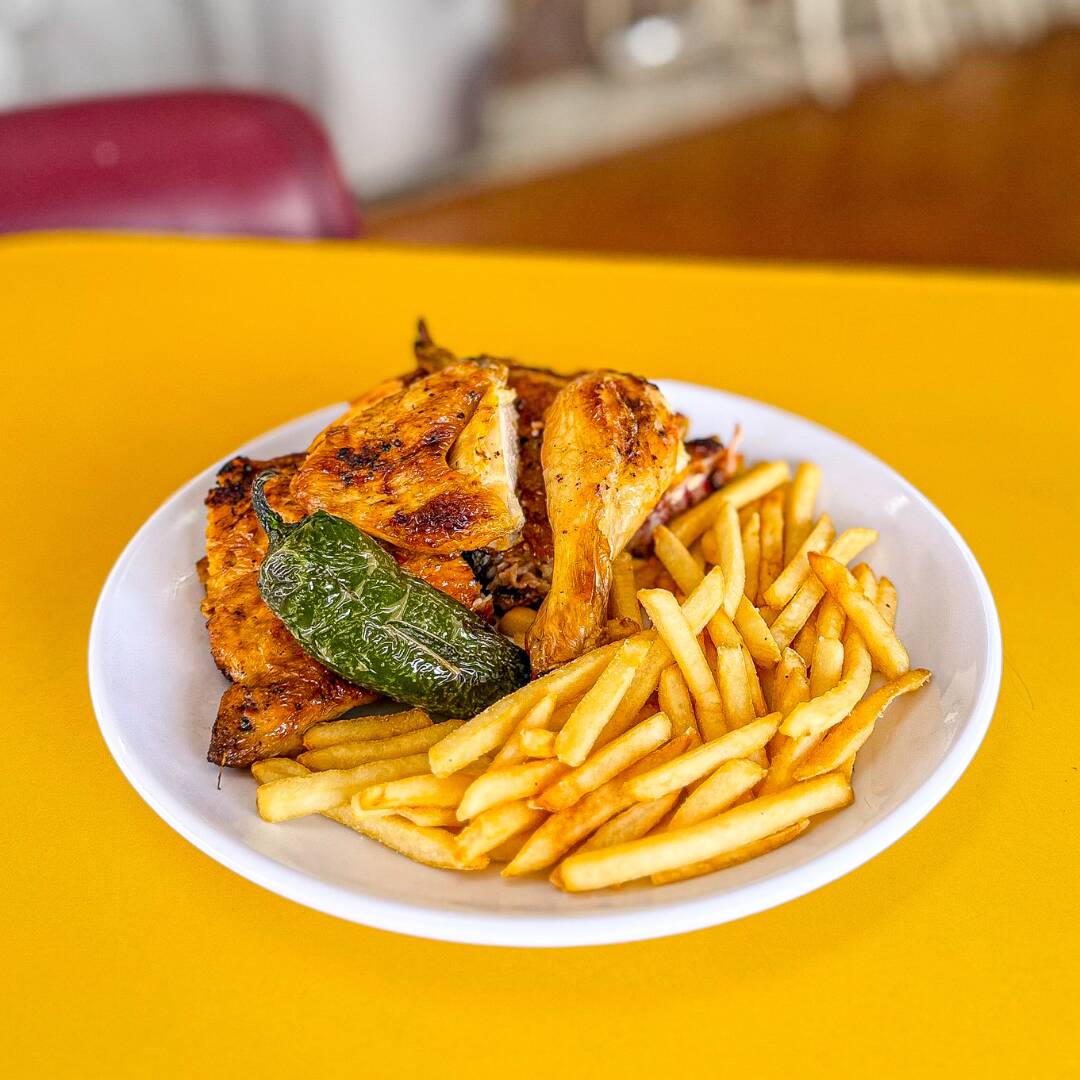 Combo 1/2 Pollo Personal con Papas