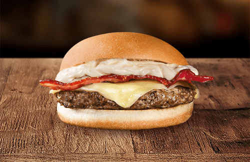 Hambúrguer bovino (100g in natura), temperado com o toque especial da casa, muçarela derretida, bacon crocante e maionese do jeitinho que você gosta.