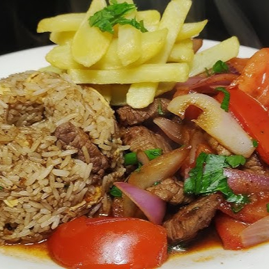 Lomo Saltado con Chaufa