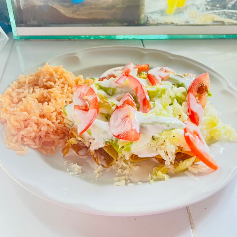 Tacos Dorados de Pollo