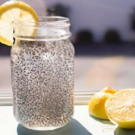 Agua de fruta natural.