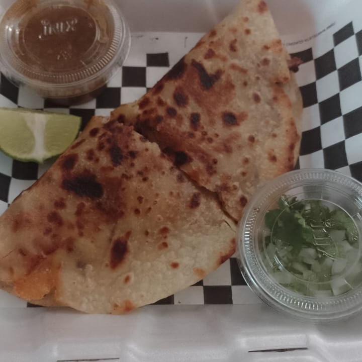 Quesadilla con Guiso