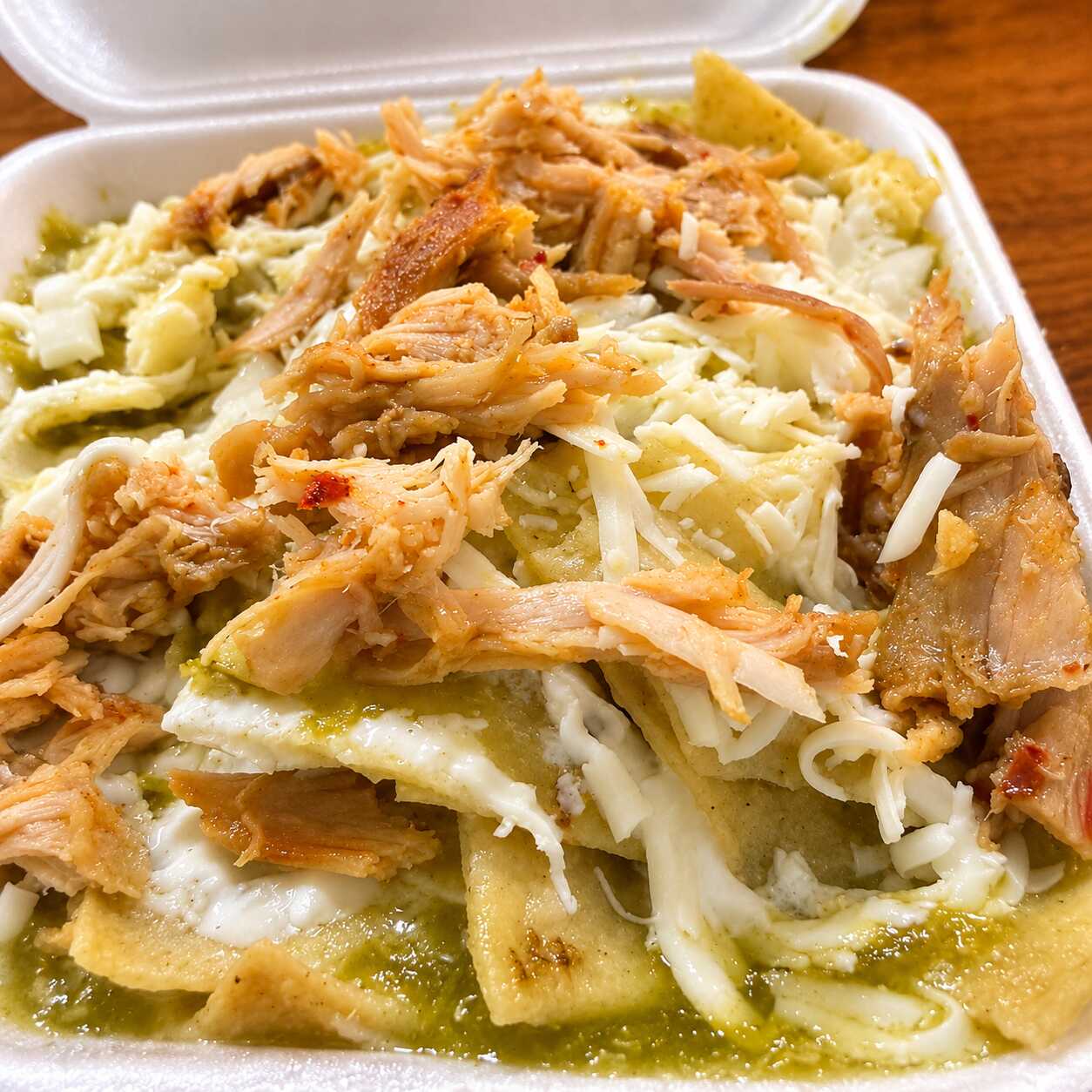 Chilaquiles con Carne de Puerco