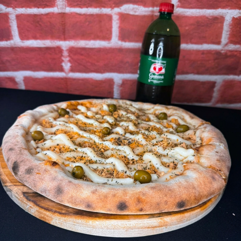 MOLHO,MUSSARELA,FRANGO COM CATUPIRY, OREGANO E AZEITONA + BORDA GRATIS CATUPIRY + GUARANA ANTARTICA 1 LITRO