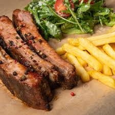 COSTILLAS BQQ CON PAPAS