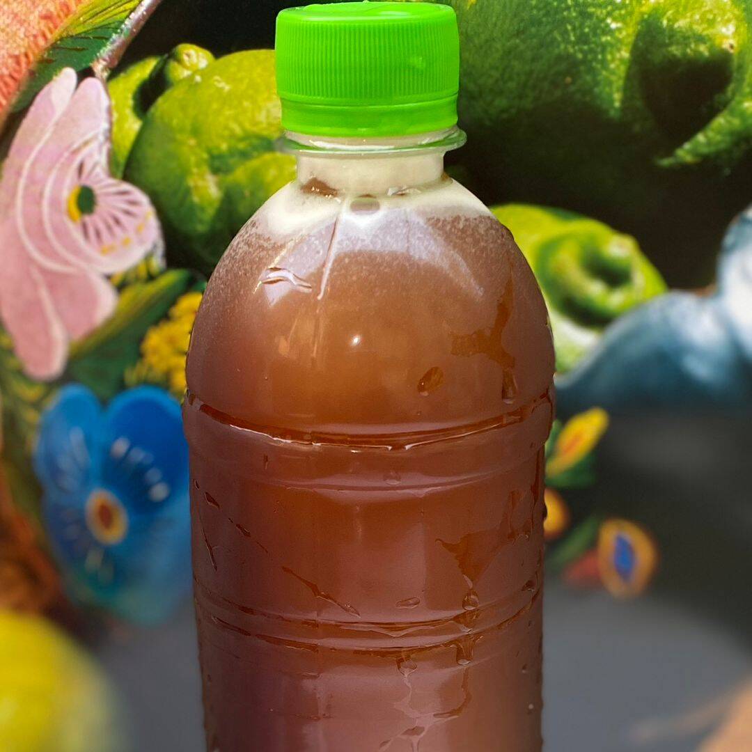 Botella con Té de Limón.