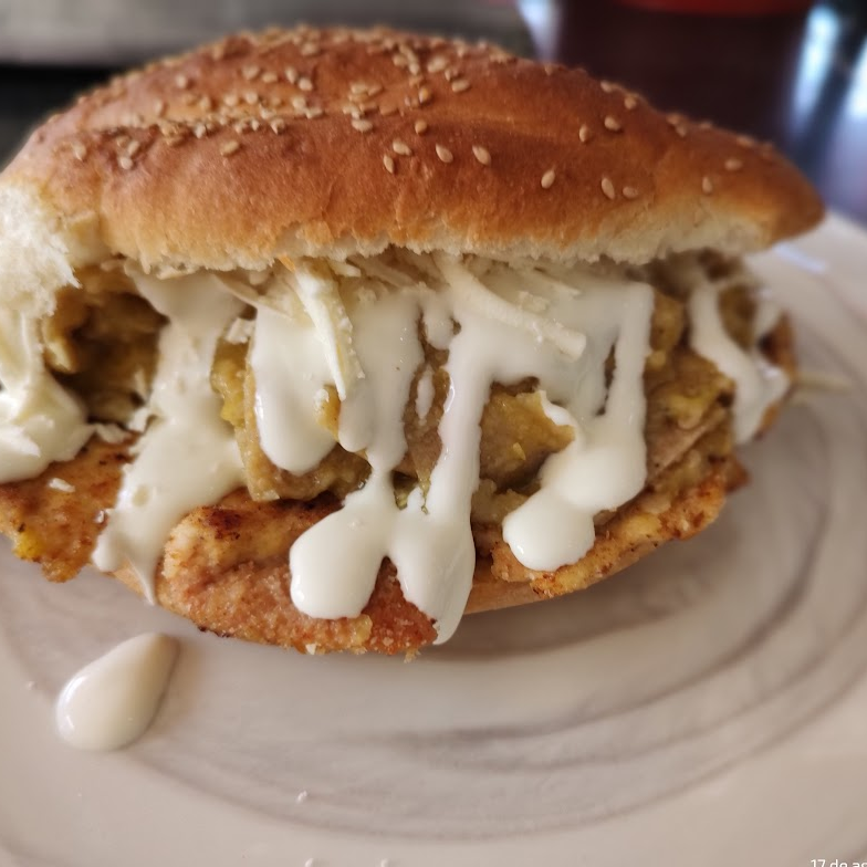 Torta de Chilaquiles con Coca