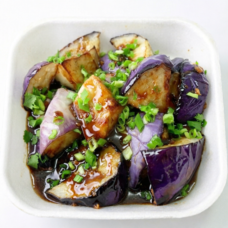 Berinjela frita, molho shoyu com alho e especiarias