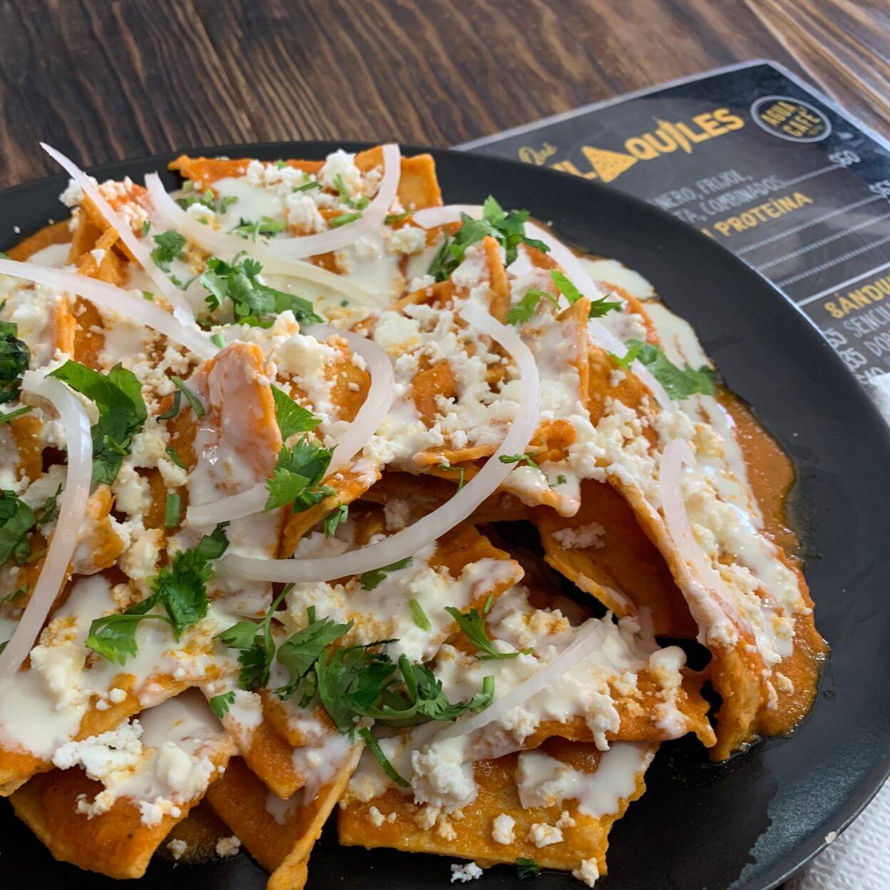CHILAQUILES SENCILLOS COMBINADOS + BOLILLO +BEBIDA